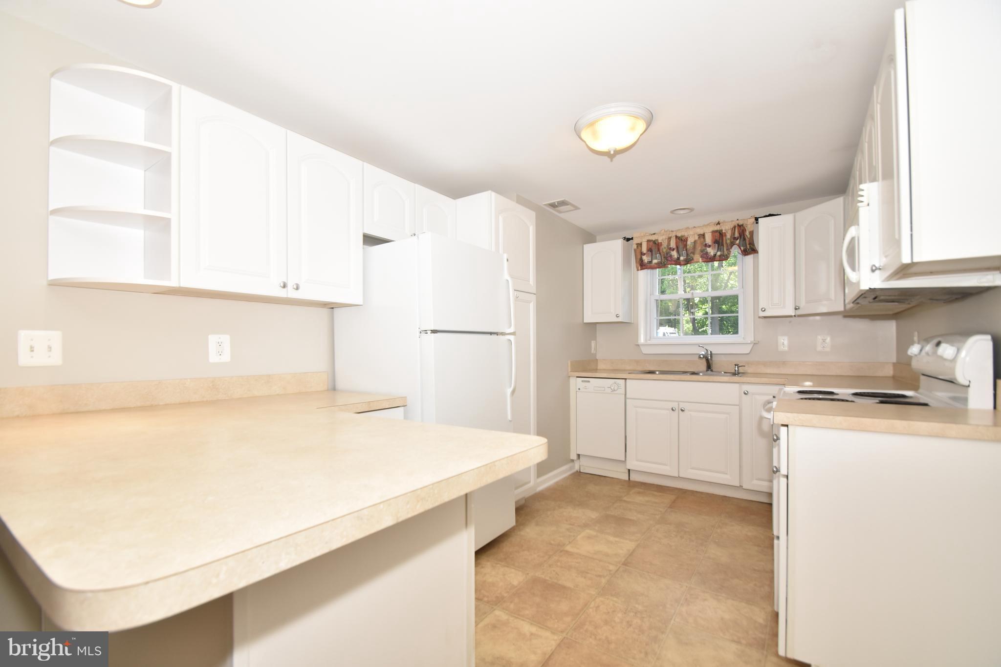 2824 Harford Road Fallston, MD 21047 - Photo 8 of 28 Breakfast bar
