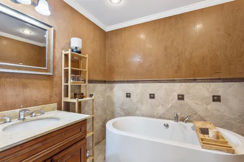 $495,000 | 8219 West Summerdale Avenue, Chicago, IL 60656