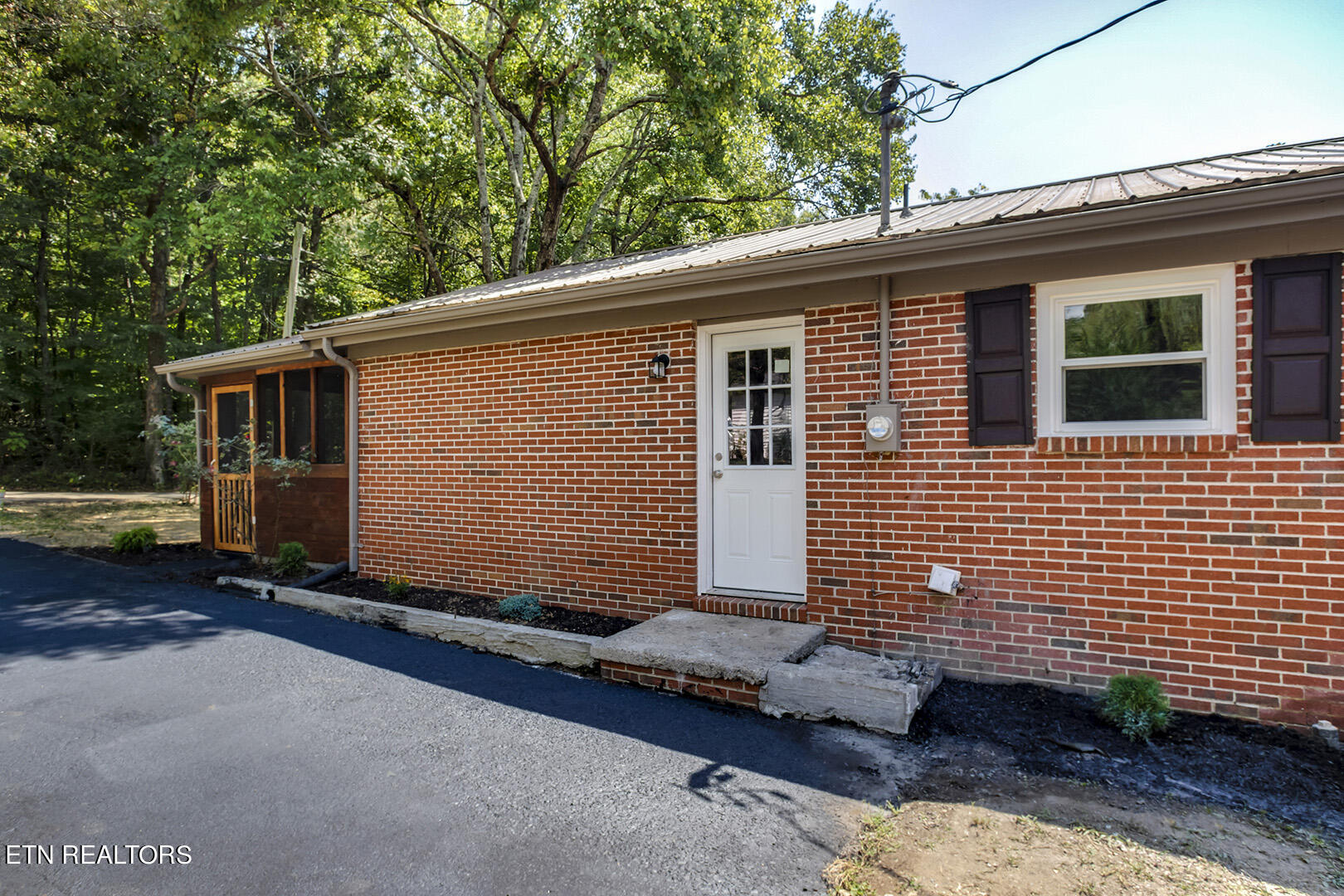 293 Jackson Drive Decatur, TN 37322 - Photo 14 of 30 14_JacksonLane_293_SideEntry