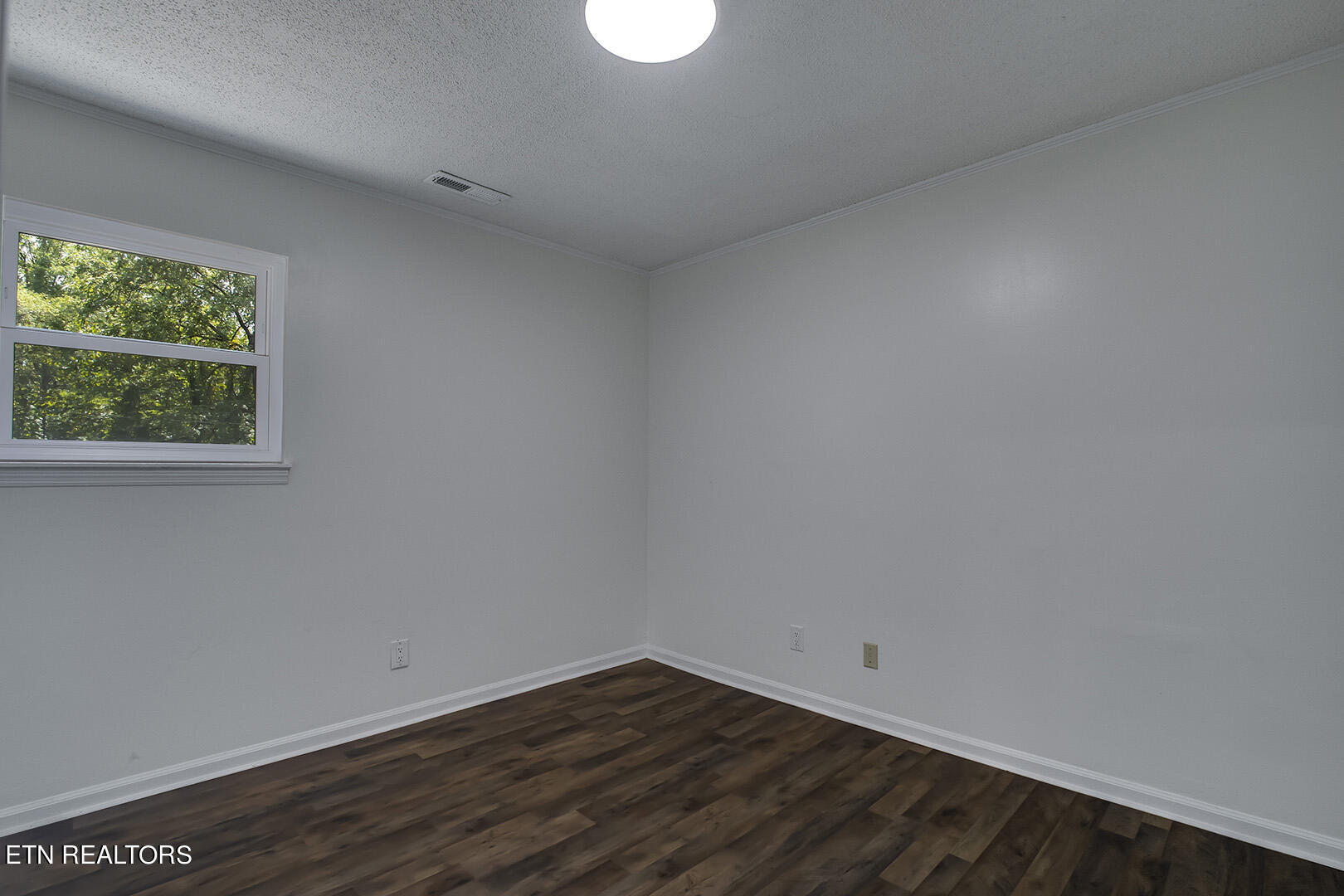 293 Jackson Drive Decatur, TN 37322 - Photo 21 of 30 21_JacksonLane_293_Bedroom2_01