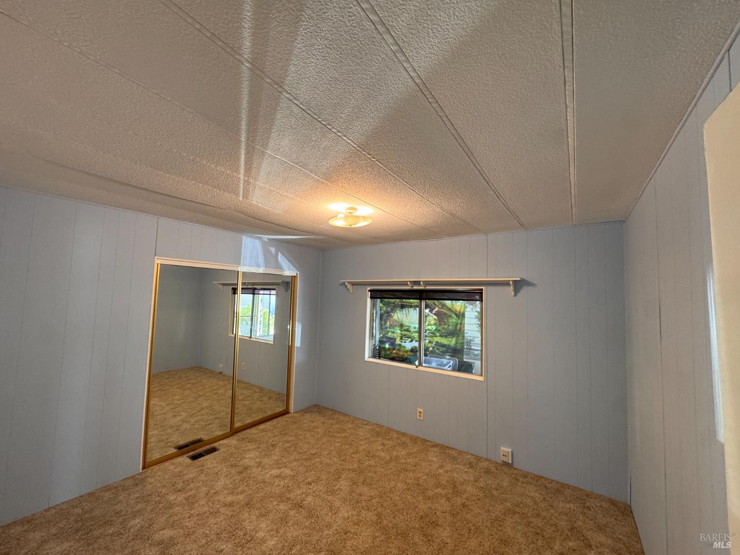 28 Springhill Court Santa Rosa, CA 95409 - Photo 24 of 36 an empty room with window