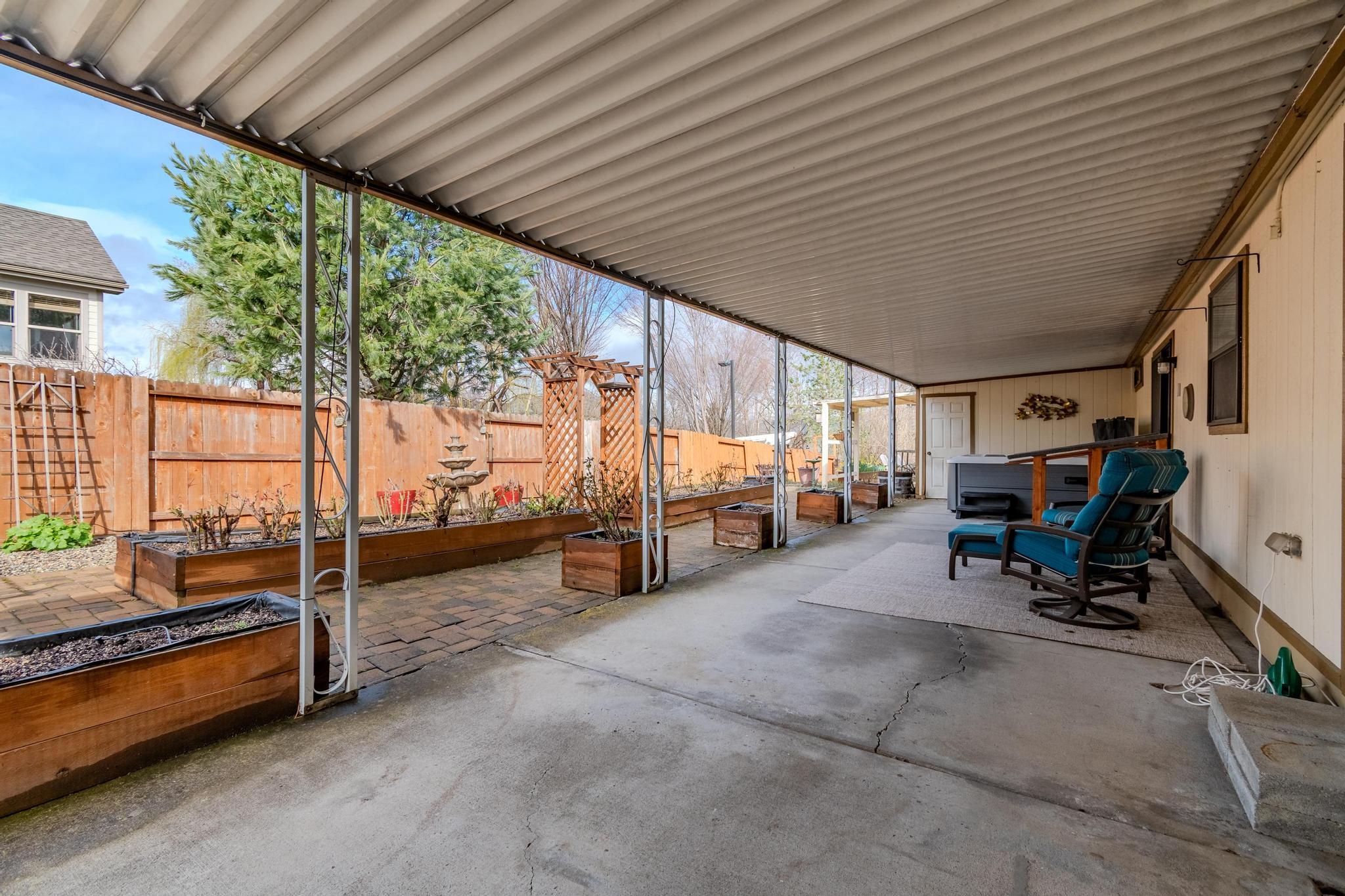 215 Tolman Creek Road, Unit SPC 11 Ashland, OR 97520 - Photo 22 of 36 a view of living room with balcony