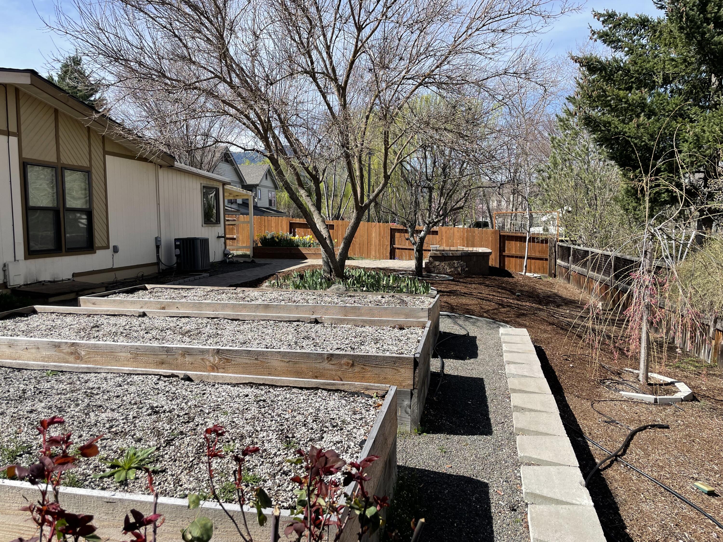215 Tolman Creek Road, Unit SPC 11 Ashland, OR 97520 - Photo 31 of 36 a view of a back yard