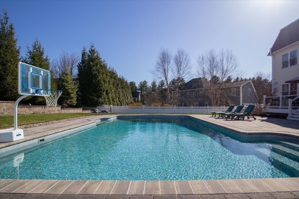 16 Red Gate Road Walpole, MA 02081 - Photo 33 of 35 Gallery Image 33
