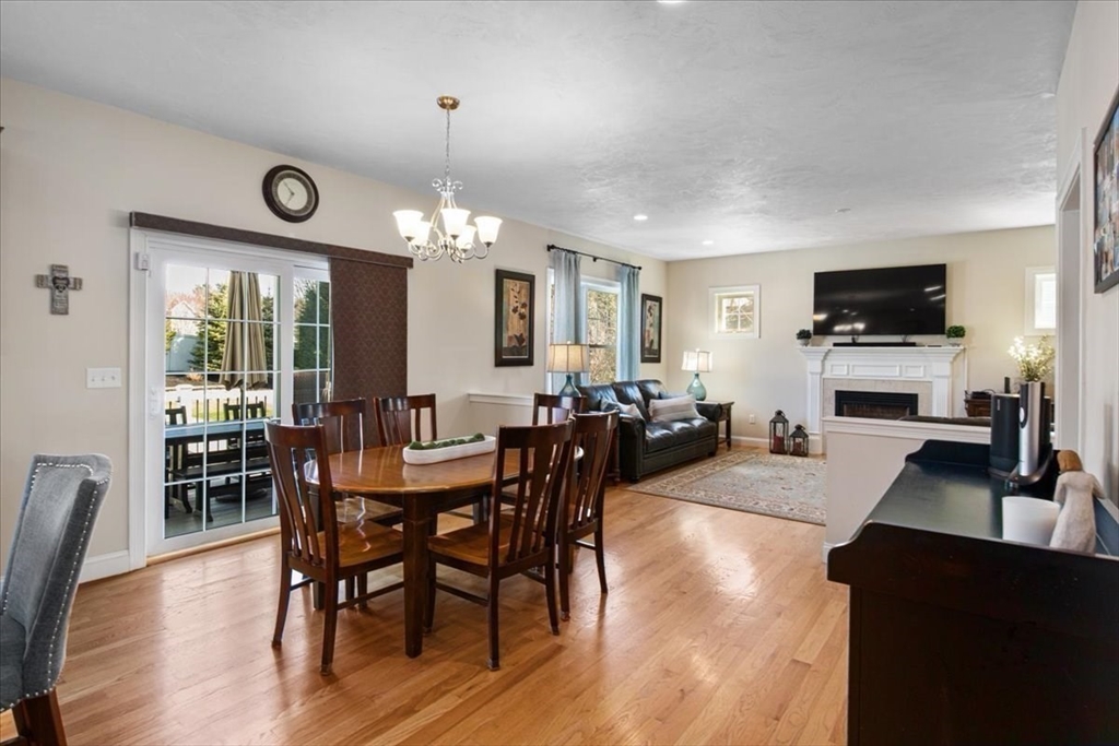 16 Red Gate Road Walpole, MA 02081 - Photo 8 of 35 Gallery Image 8