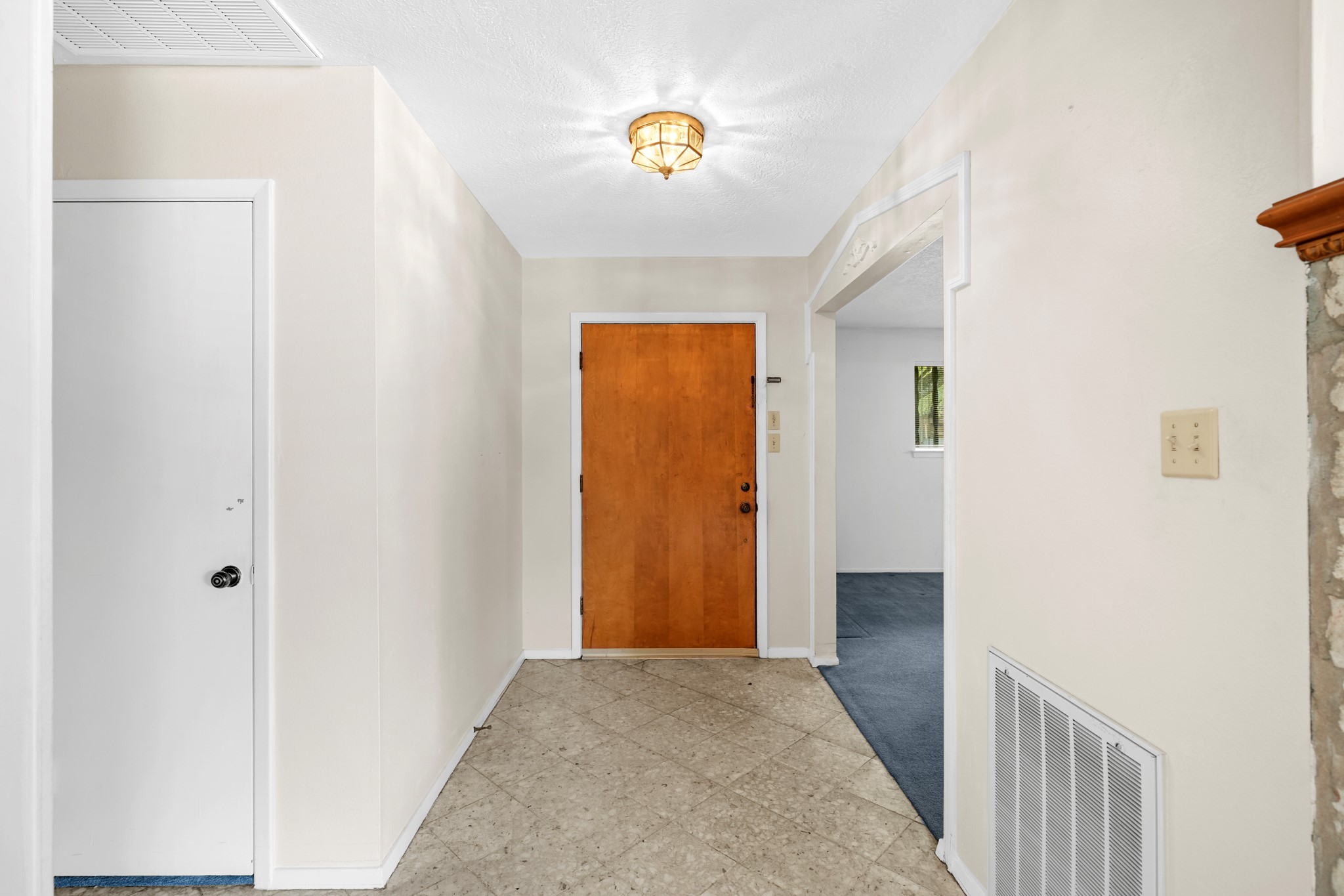 1019 Reseda Drive Houston, TX 77062 - Photo 5 of 30