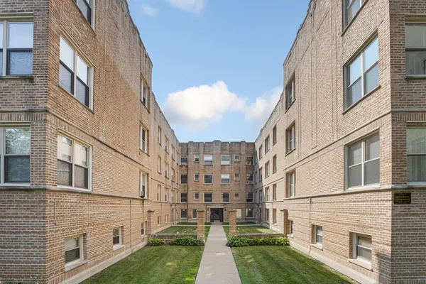 $1,938 | 1627 West Chase Avenue, Unit 1A, Chicago, IL 60626