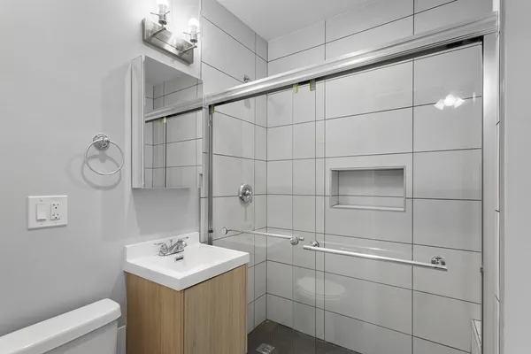 $1,938 | 1627 West Chase Avenue, Unit 1A, Chicago, IL 60626