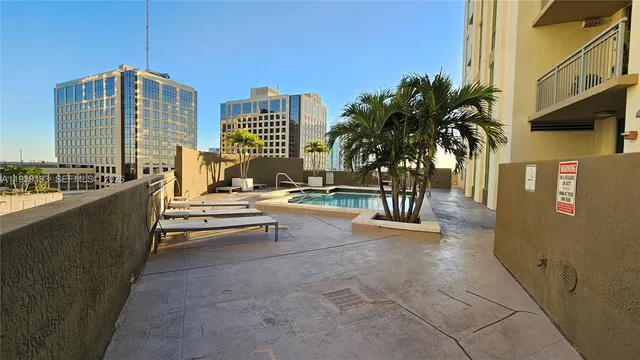 $489,731 | 9055 Southwest 73rd Court, Unit 701, Miami, FL 33156