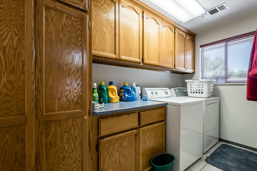 2985 Merriman Road Medford, OR 97501 - Photo 13 of 26 2985 Merriman-15