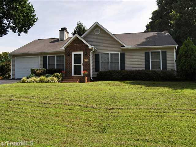 4625 Fieldspring Road Clemmons, NC 27012 - Photo 1 of 13 Exterior Front.