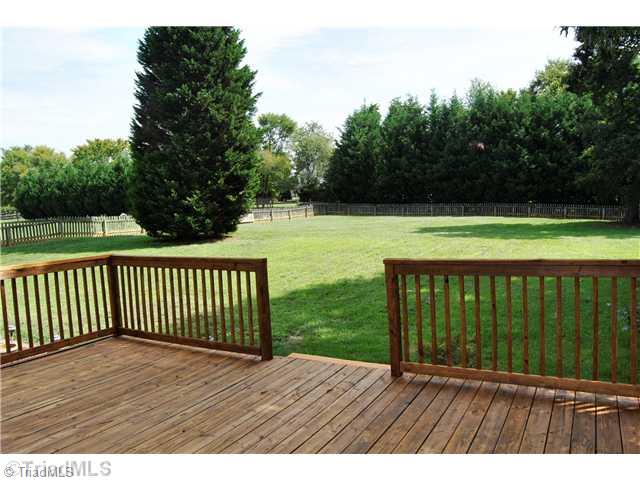 4625 Fieldspring Road Clemmons, NC 27012 - Photo 11 of 13 Yard/Garden.