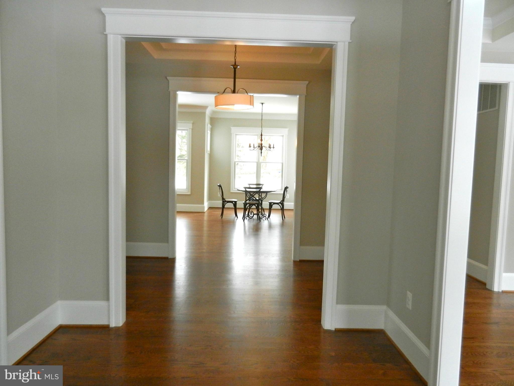 408 Tapawingo Road Southwest Vienna, VA 22180 - Photo 14 of 29 Mail Level Hallway