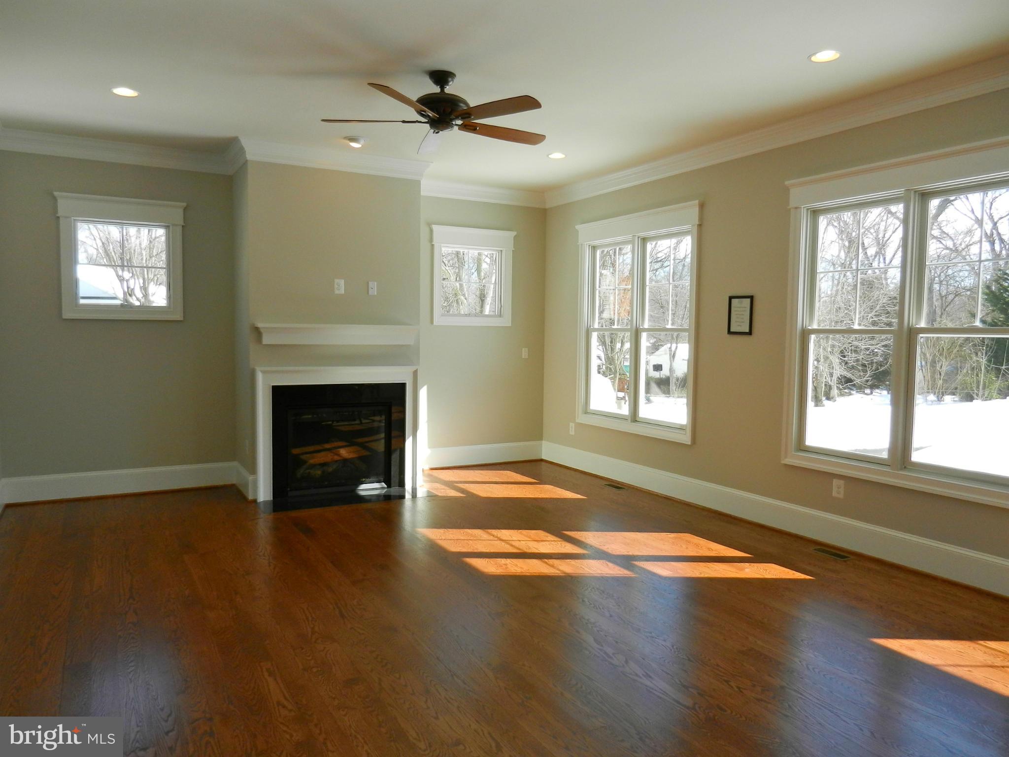 408 Tapawingo Road Southwest Vienna, VA 22180 - Photo 15 of 29 Family Room
