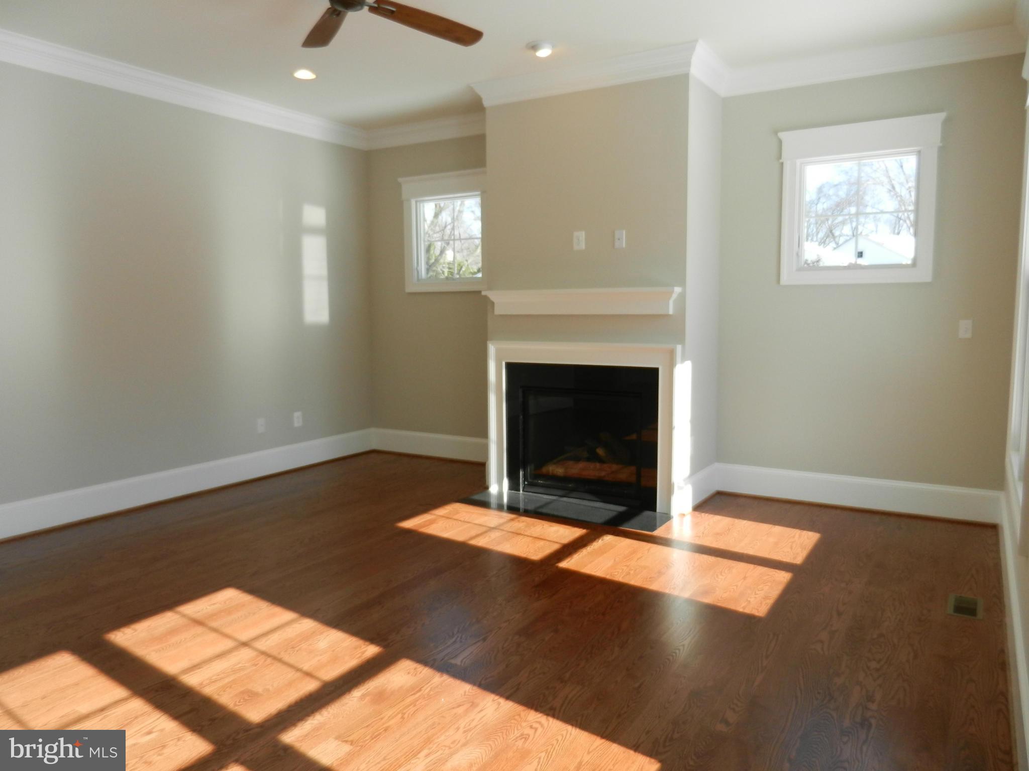 408 Tapawingo Road Southwest Vienna, VA 22180 - Photo 16 of 29 Family Room