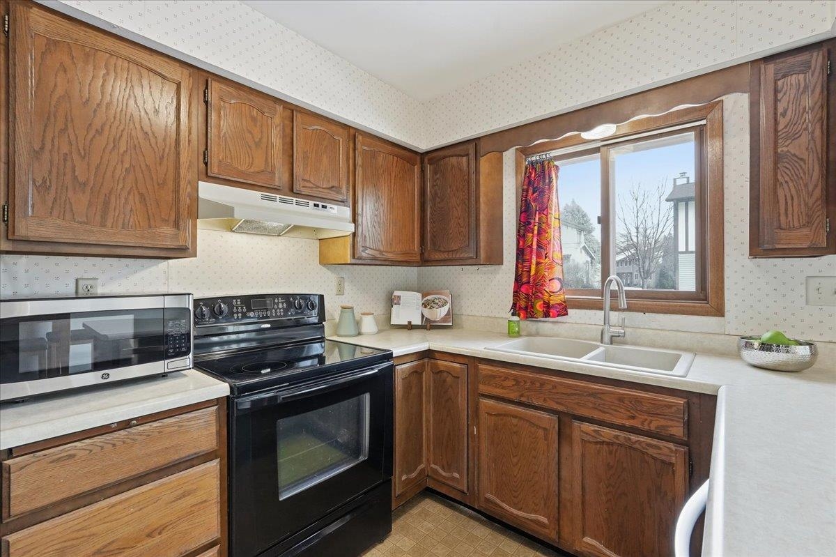 4162 Alvarez Avenue Madison, WI 53714 - Photo 11 of 34