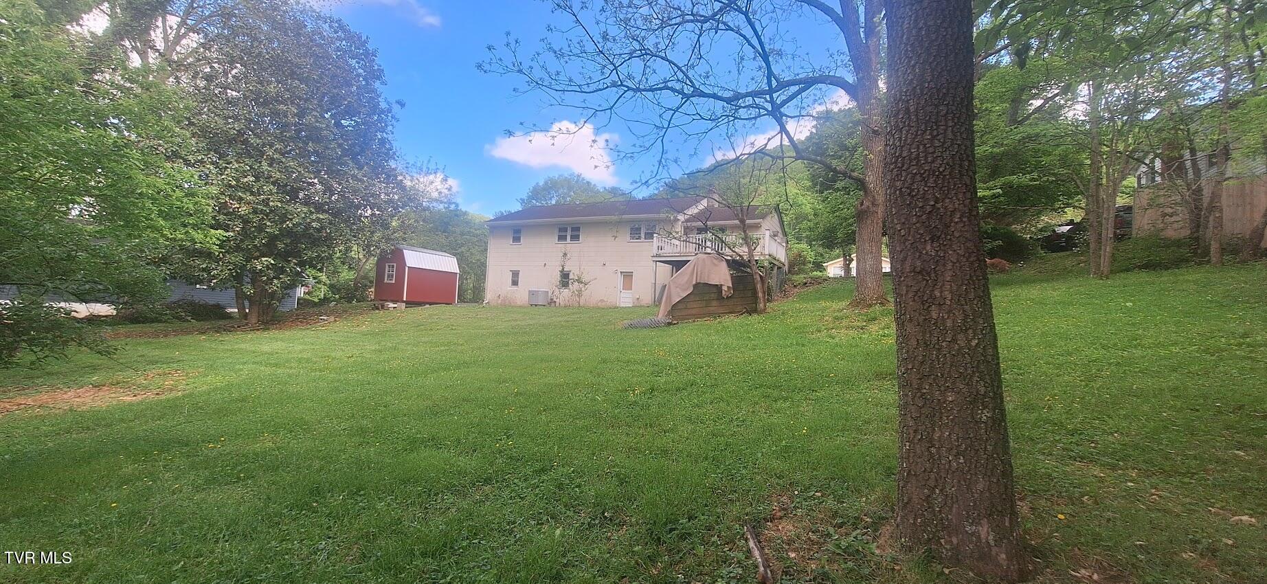 2409 Anderson Street Bristol, TN 37620 - Photo 6 of 28 1