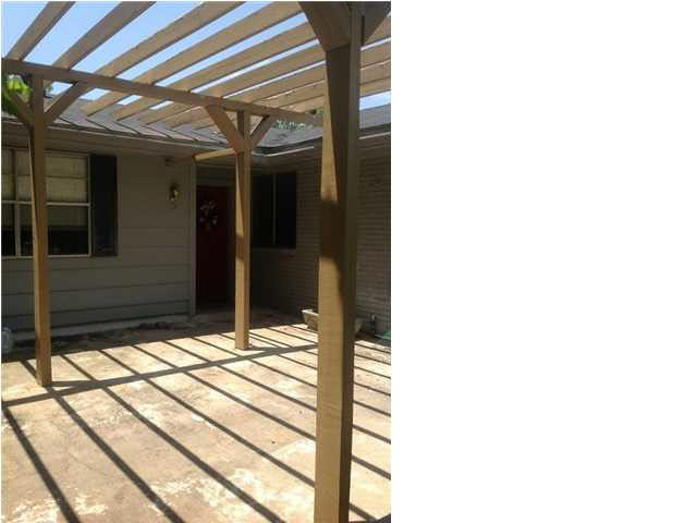 254 Cedar Ridge Drive Madison, MS 39110 - Photo 4 of 17 side patio