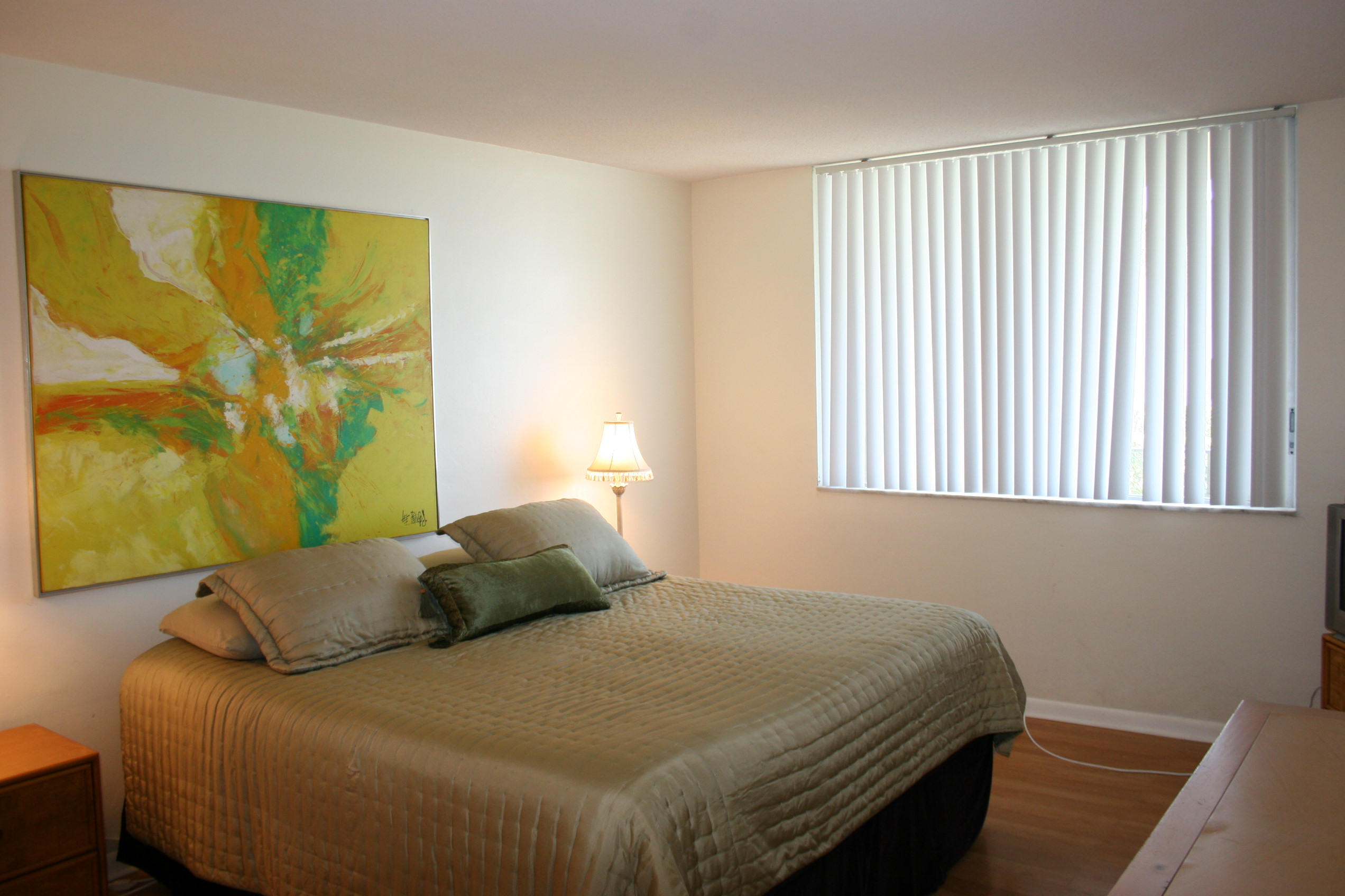 300 South Beach Road, Unit 206 Jupiter, FL 33469 - Photo 9 of 16 Master bedroom