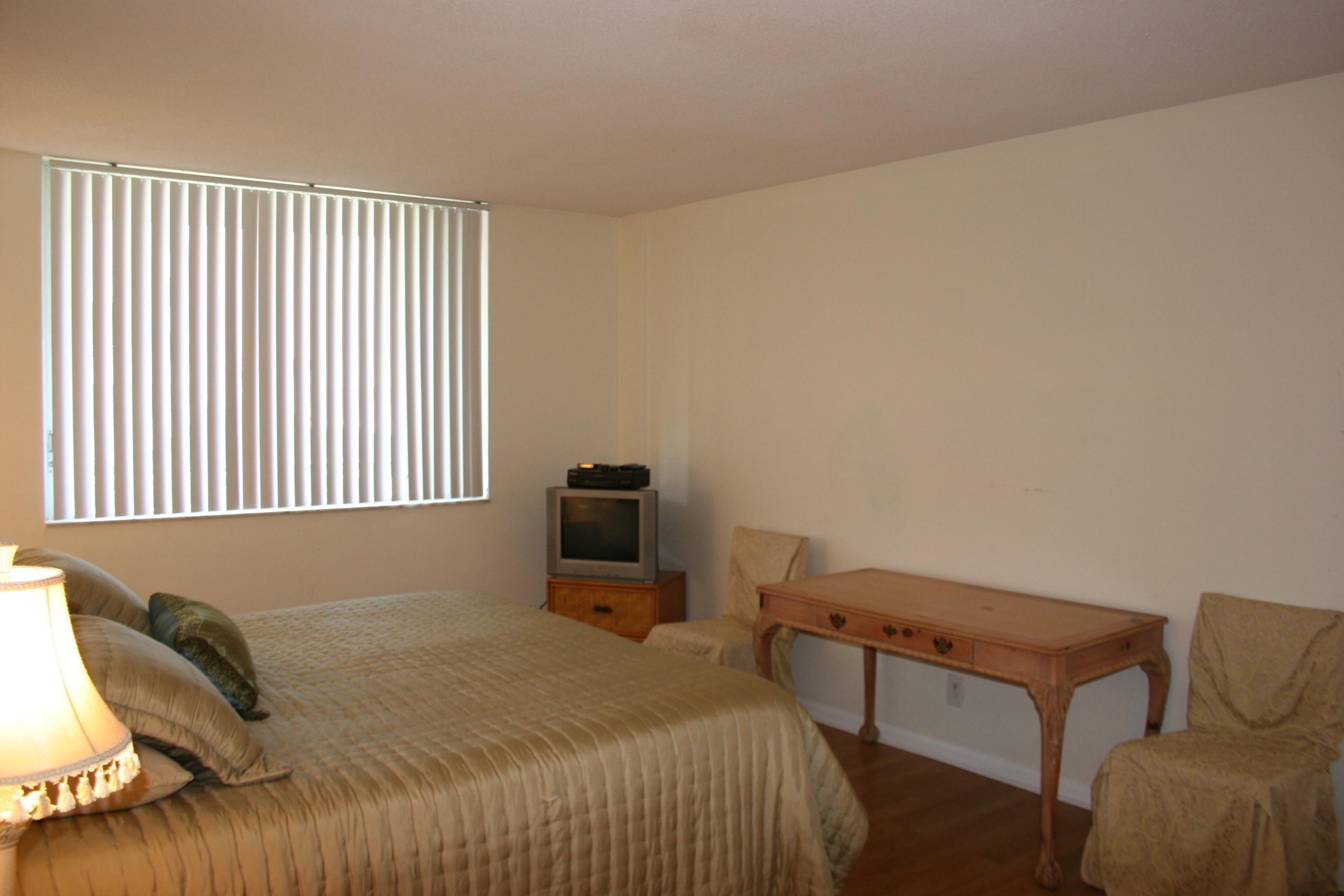 300 South Beach Road, Unit 206 Jupiter, FL 33469 - Photo 10 of 16 Masterbedroom