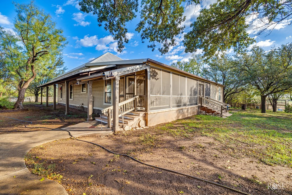 201 Ratliff Road Bronte, TX 76933 - Photo 6 of 39 Photo 7