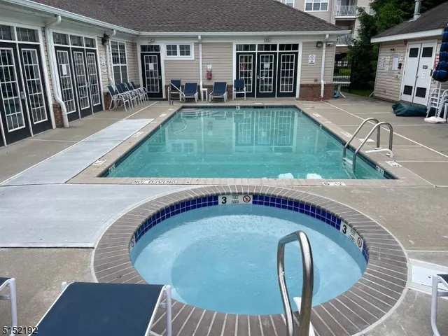 $2,498 | 132 Cory Lane, Elmwood Park, NJ 07407