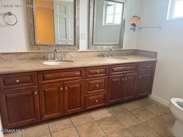 $1,340,000 | 10111 Oak Park Avenue, Northridge, CA 91325