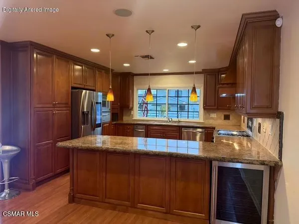 $1,340,000 | 10111 Oak Park Avenue, Northridge, CA 91325
