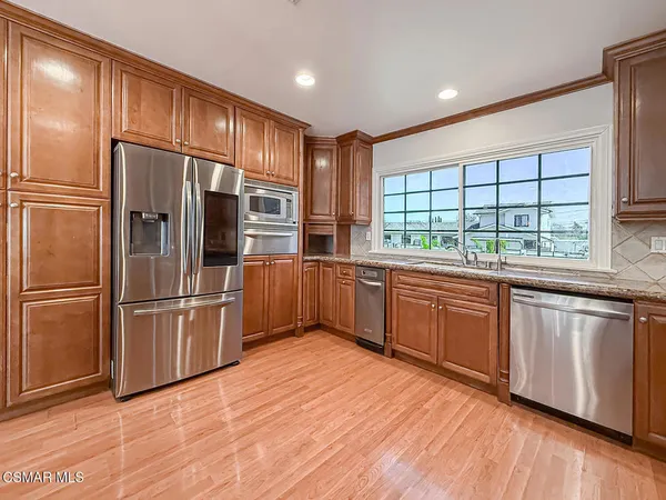 $1,340,000 | 10111 Oak Park Avenue, Northridge, CA 91325