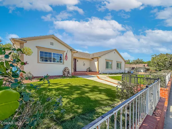 $1,340,000 | 10111 Oak Park Avenue, Northridge, CA 91325
