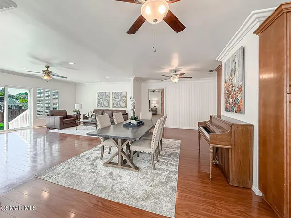 $1,340,000 | 10111 Oak Park Avenue, Northridge, CA 91325