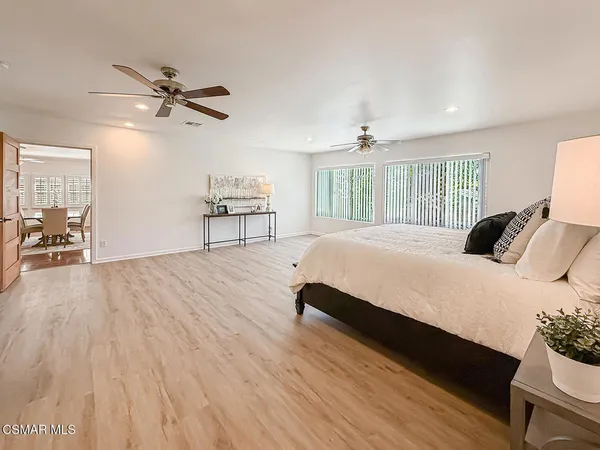$1,340,000 | 10111 Oak Park Avenue, Northridge, CA 91325