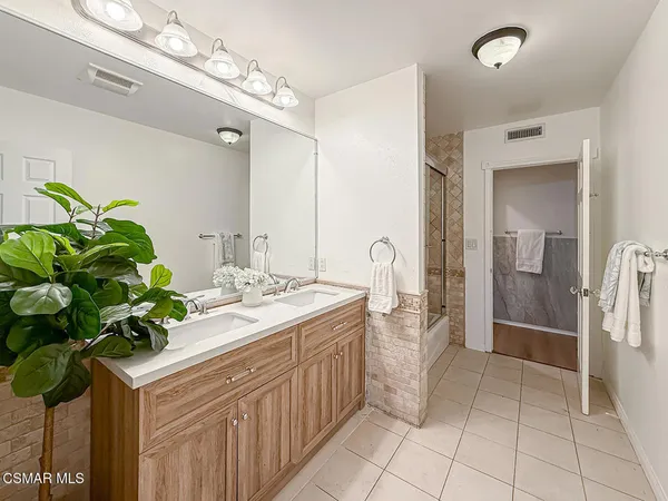 $1,340,000 | 10111 Oak Park Avenue, Northridge, CA 91325