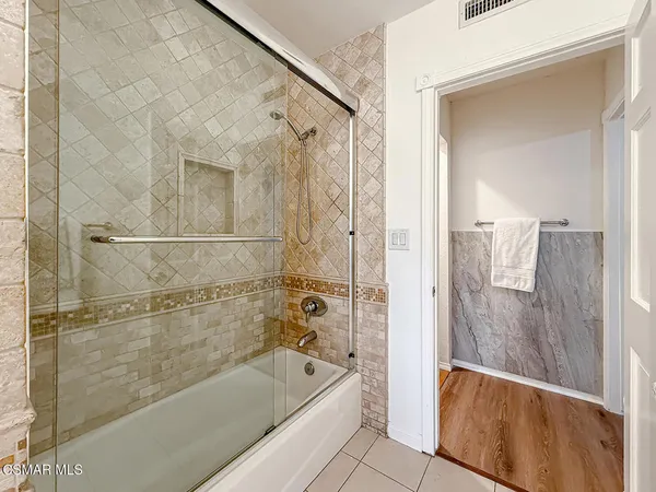 $1,340,000 | 10111 Oak Park Avenue, Northridge, CA 91325