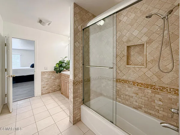$1,340,000 | 10111 Oak Park Avenue, Northridge, CA 91325