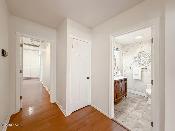 $1,340,000 | 10111 Oak Park Avenue, Northridge, CA 91325