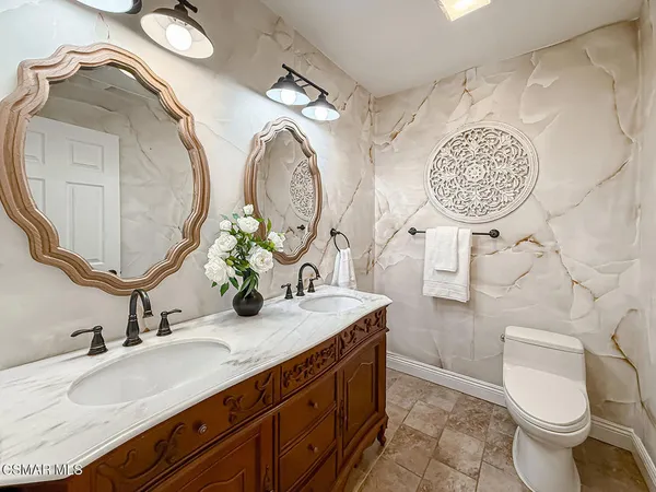 $1,340,000 | 10111 Oak Park Avenue, Northridge, CA 91325