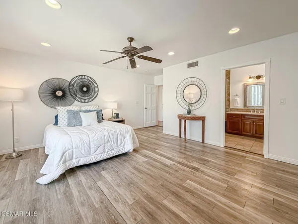 $1,340,000 | 10111 Oak Park Avenue, Northridge, CA 91325