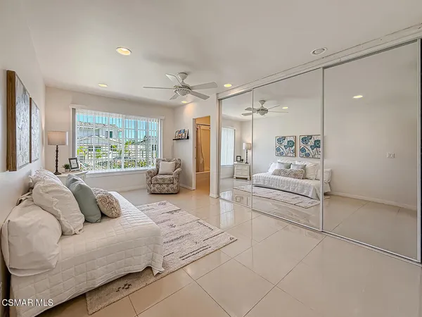 $1,340,000 | 10111 Oak Park Avenue, Northridge, CA 91325