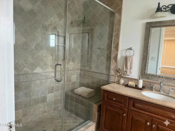 $1,340,000 | 10111 Oak Park Avenue, Northridge, CA 91325
