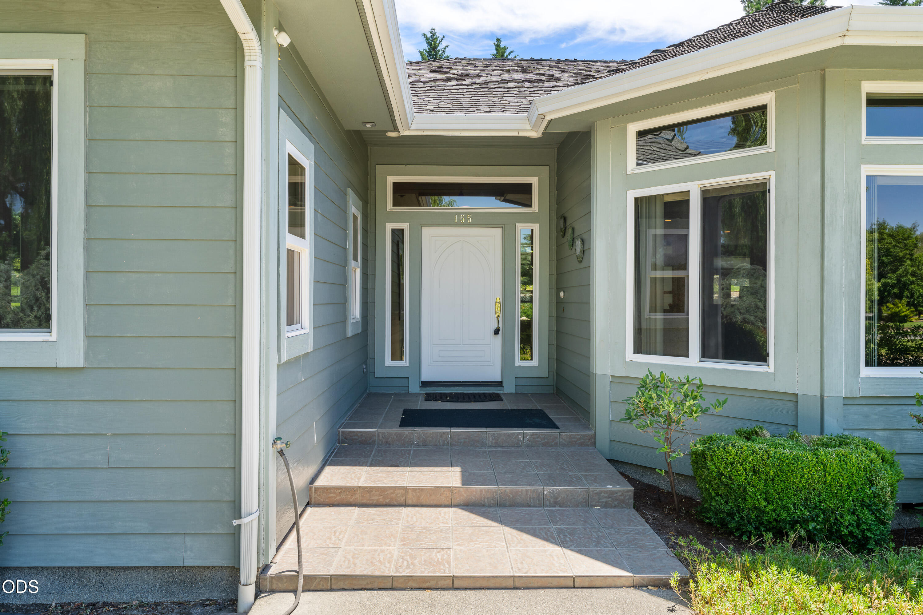 155 Kingsgate Way Grants Pass, OR 97527 - Photo 10 of 53