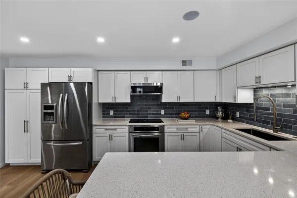 $2,300 | 700 Southeast 2nd Avenue, Unit 318, Deerfield Beach, FL 33441