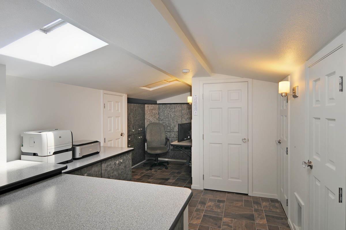 1185 Cañada Road Woodside, CA 94062 - Photo 15 of 22 Gallery Image 15