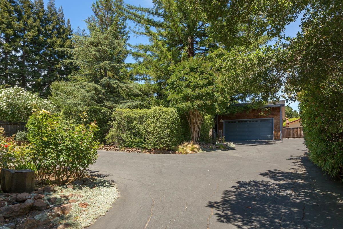 1185 Cañada Road Woodside, CA 94062 - Photo 20 of 22 Gallery Image 20