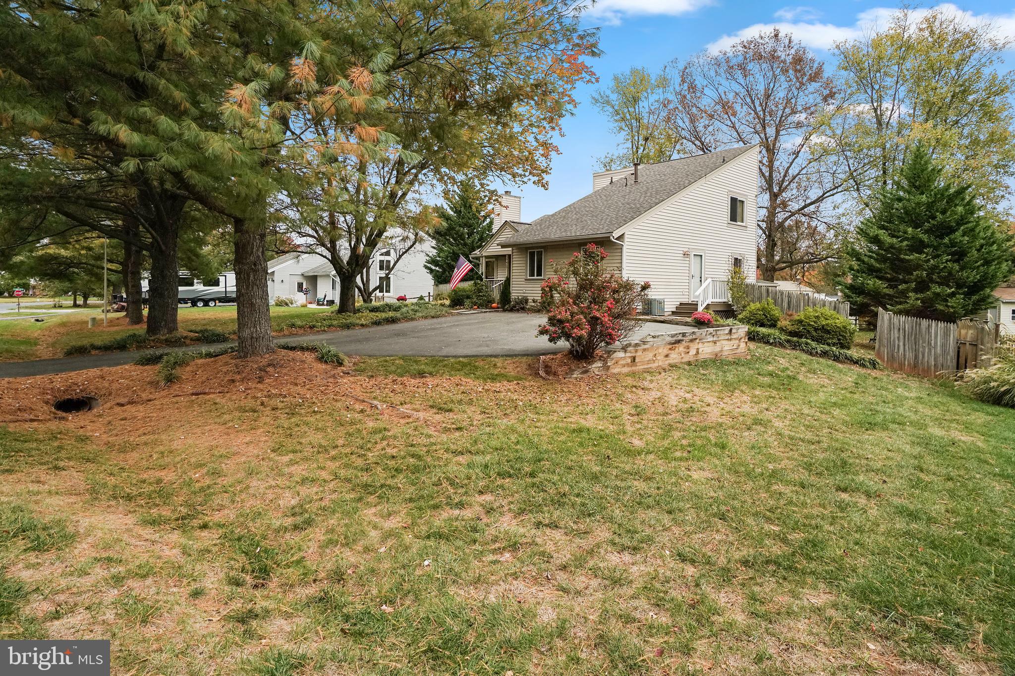 17417 Collier Way Poolesville, MD 20837 - Photo 3 of 53 Gallery Image 3