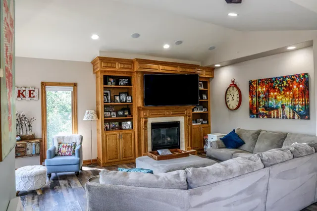 $1,399,900 | 2131 Memory Lane, Detroit Lakes, MN 56501