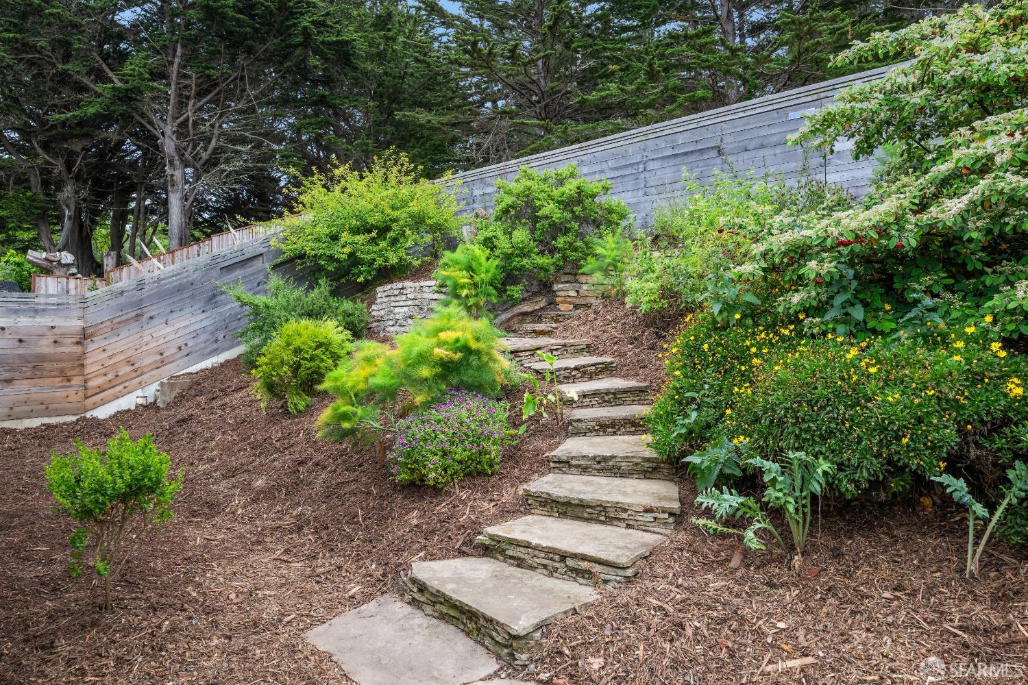 316 Seaside Drive Pacifica, CA 94044 - Photo 20 of 37