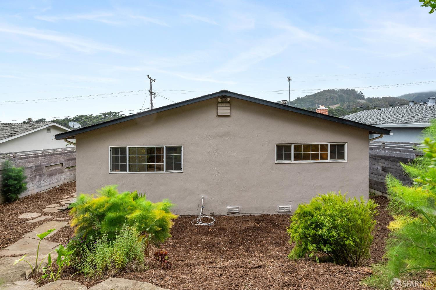 316 Seaside Drive Pacifica, CA 94044 - Photo 21 of 37