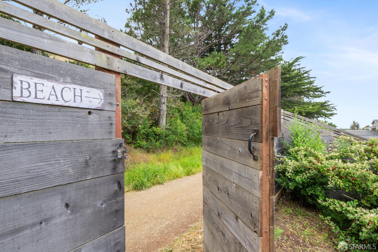 316 Seaside Drive Pacifica, CA 94044 - Photo 23 of 37