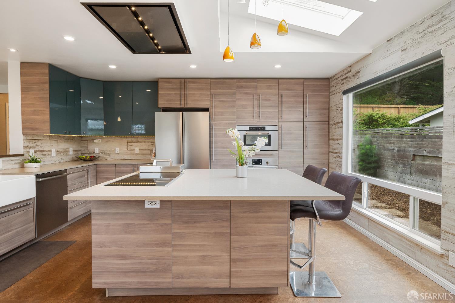 316 Seaside Drive Pacifica, CA 94044 - Photo 7 of 37